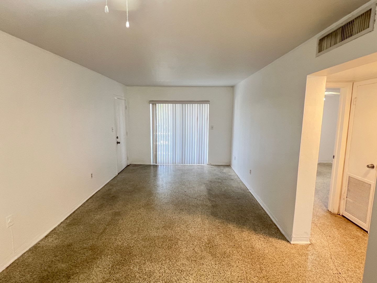 Spacious Upgraded Two Bed One Bath Unit Located In The Heart Of Little Havana The Building Has A Washer And Dryer On Site – photo 5