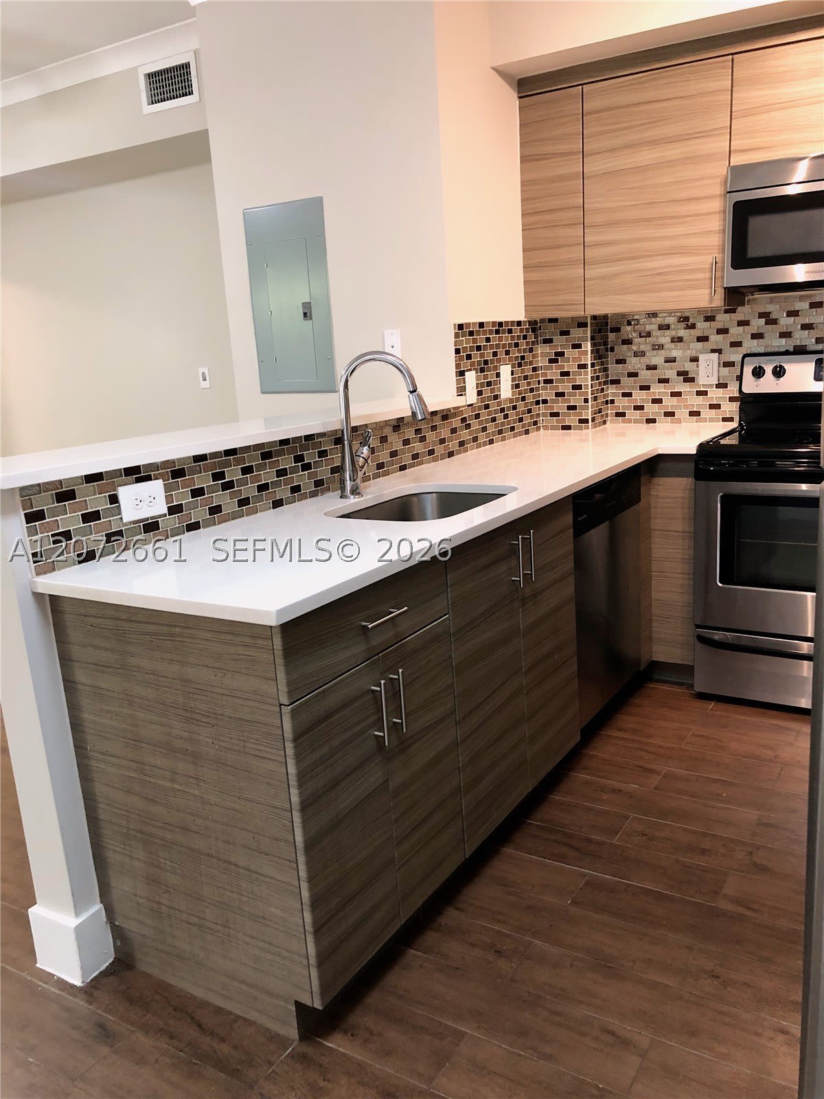 222 Sidonia Ave – photo 2