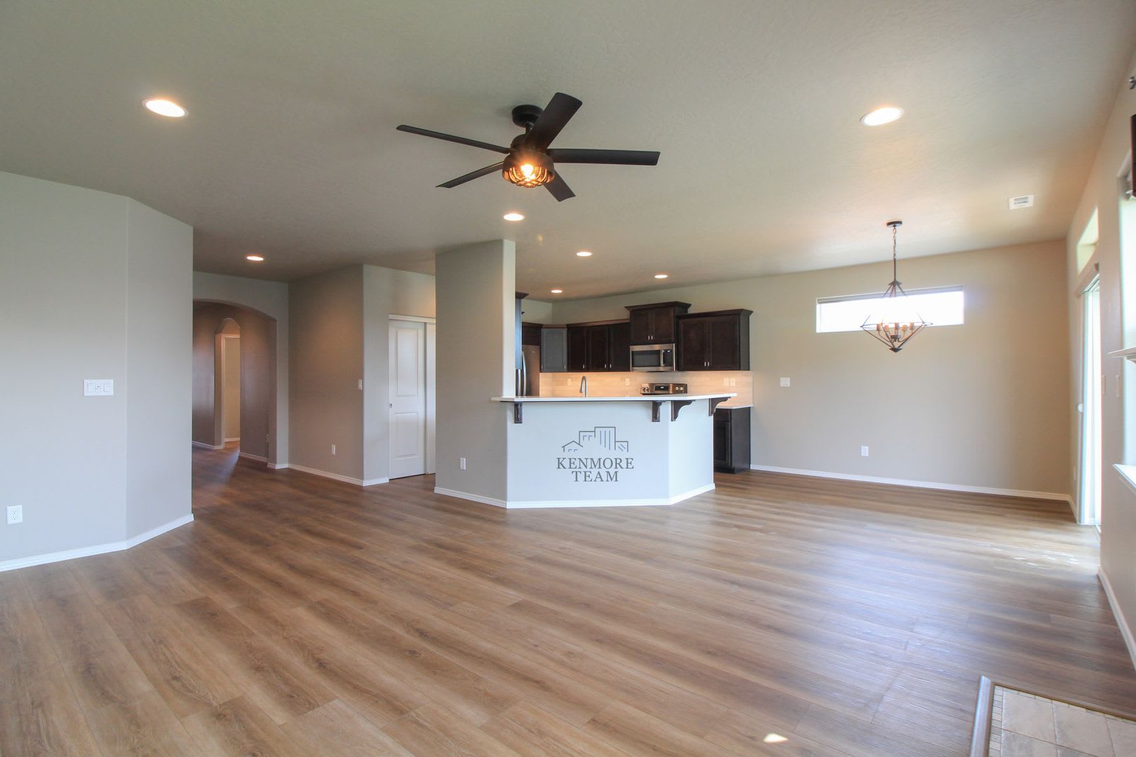 3 Bedroom, 2 Bath Home in Richland – photo 4