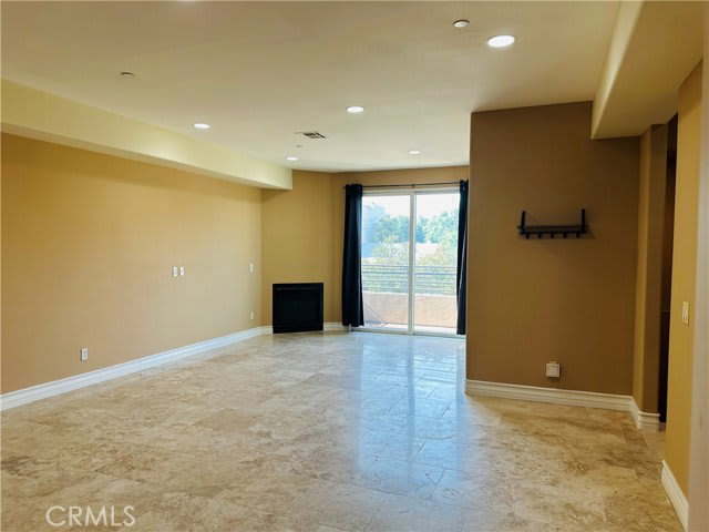 5555 Carpenter Avenue – photo 5