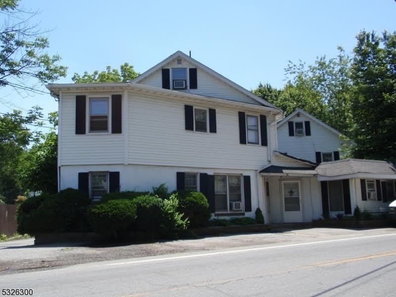 672 Mount Hope Ave – photo 1