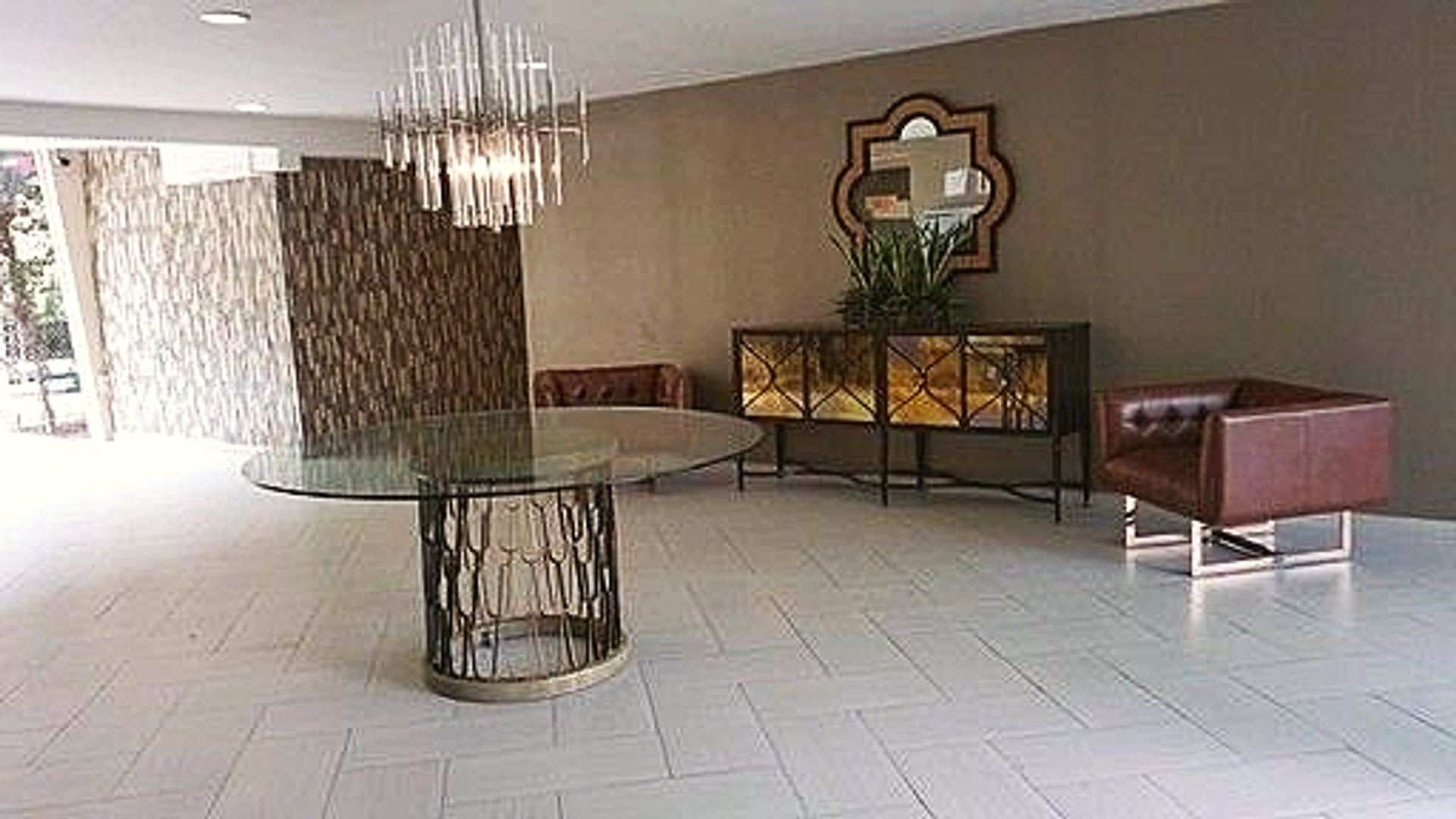 Tarzana Five Apartments – photo 5