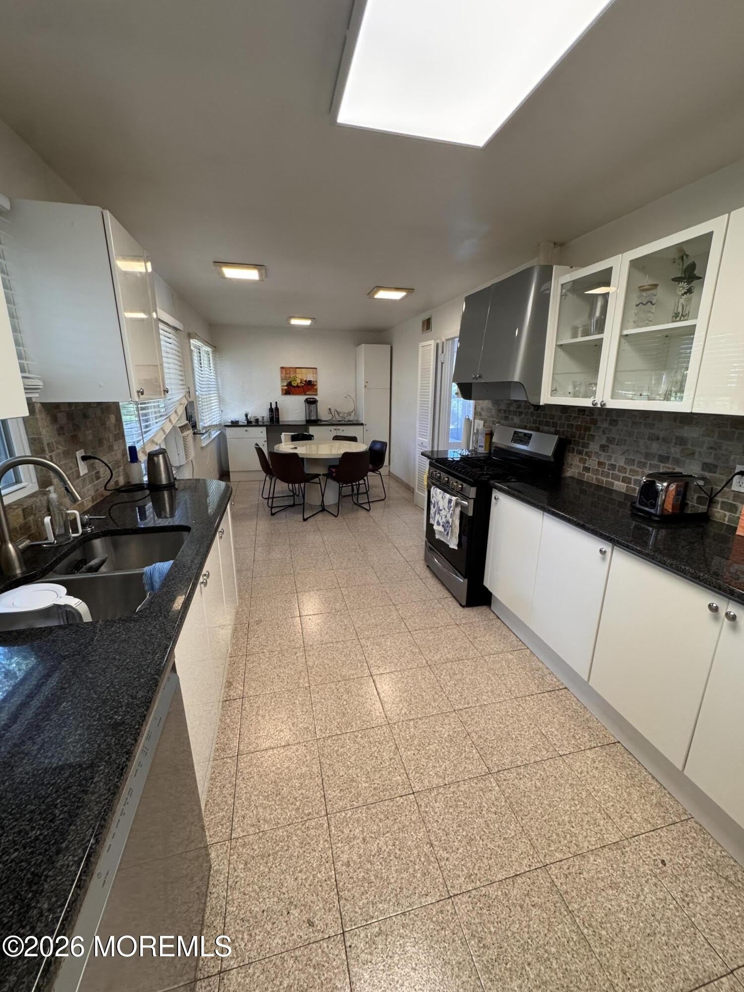 275 Garfield Avenue – photo 5