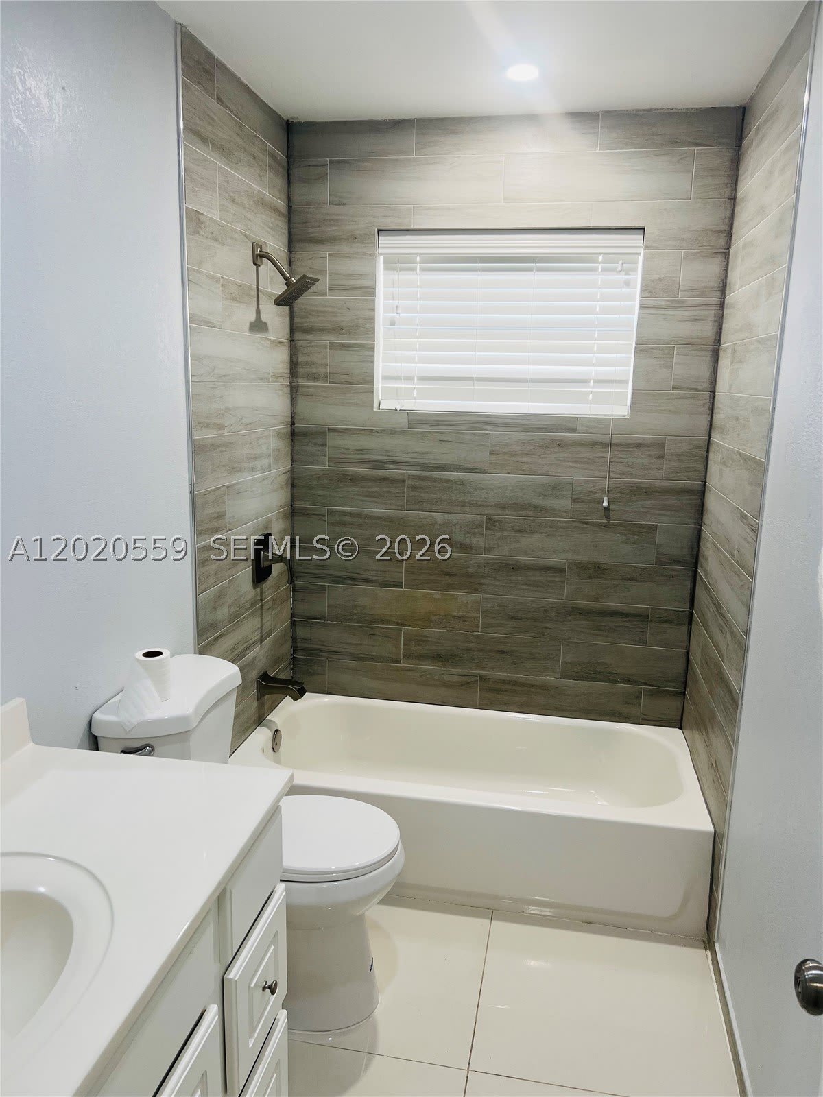 8401 NW 20th Ct – photo 2