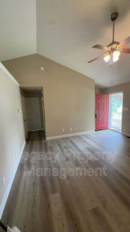 4509 Wolf Trap Rd – photo 2