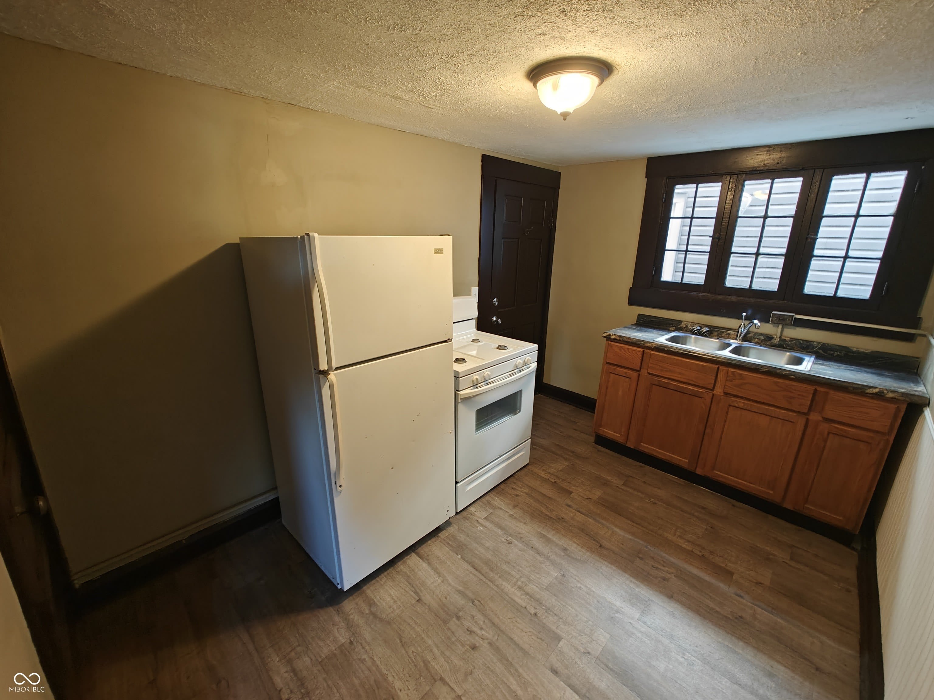 202 E Taylor Street – photo 3