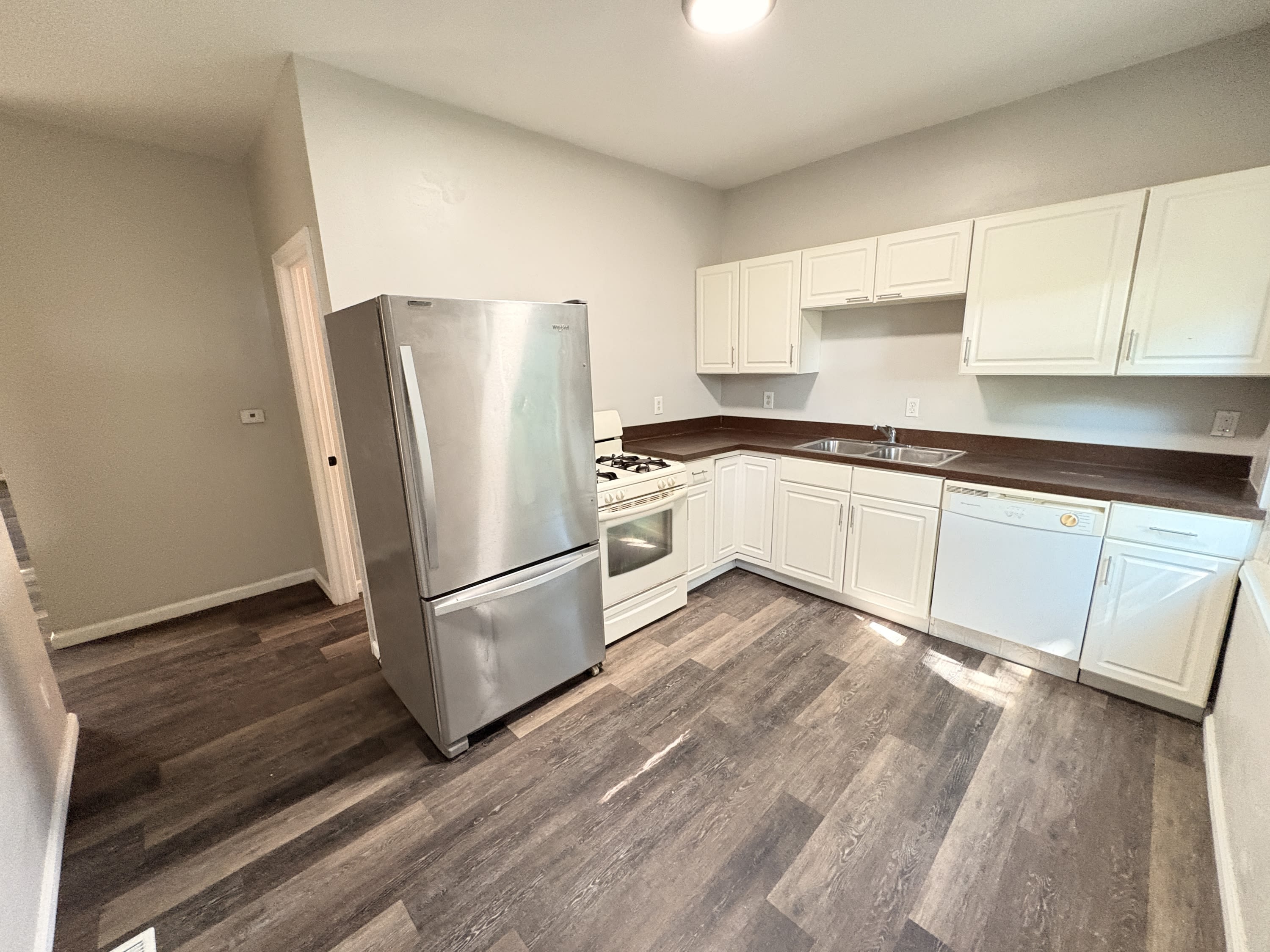 2000 Kraft St. – photo 2