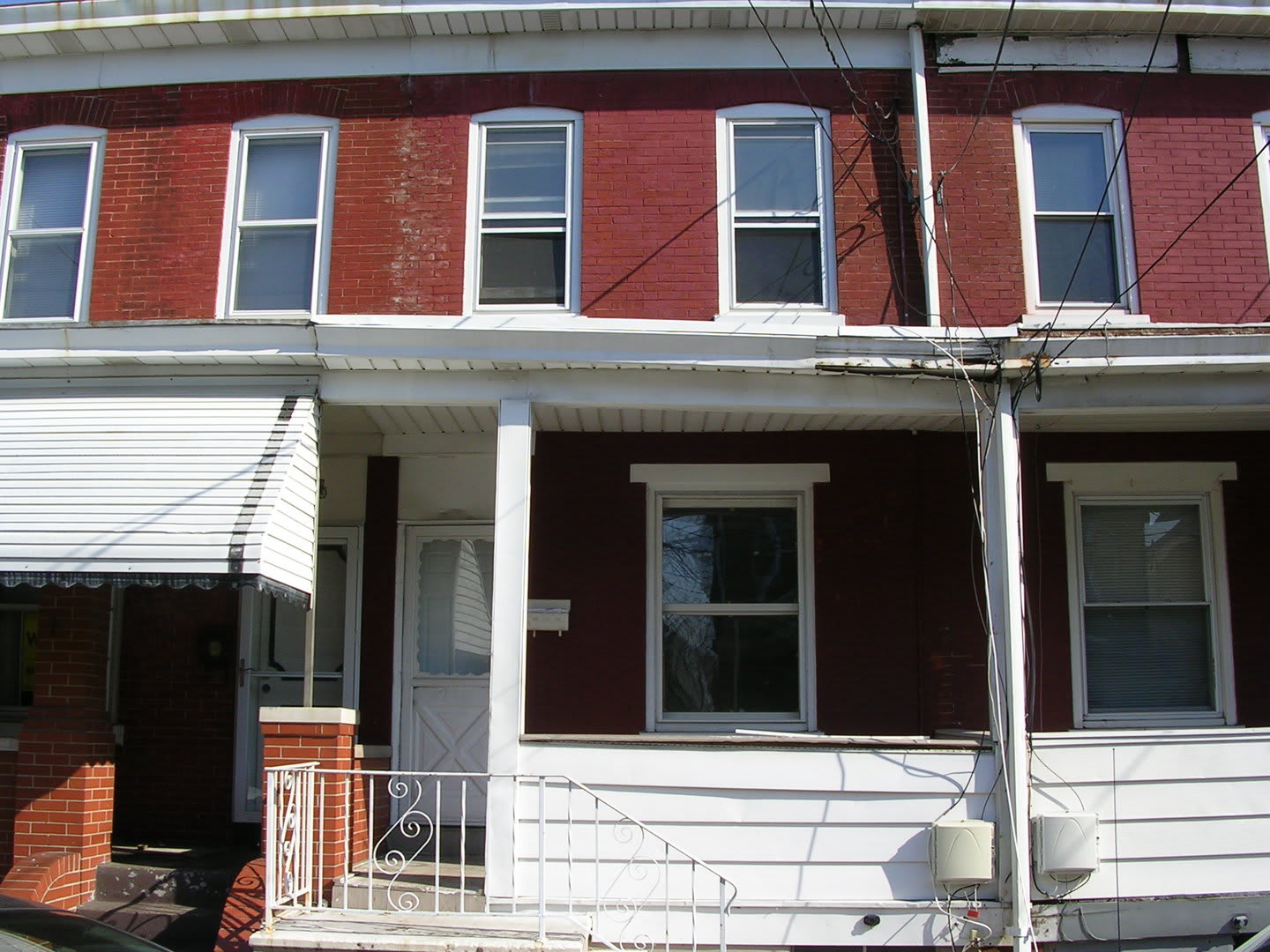Great Home Wood Flooring Updated Kitchen Wood Cabinets Granite Counters Great Living Space W D Hook Ups Lots Of Storage – photo 1