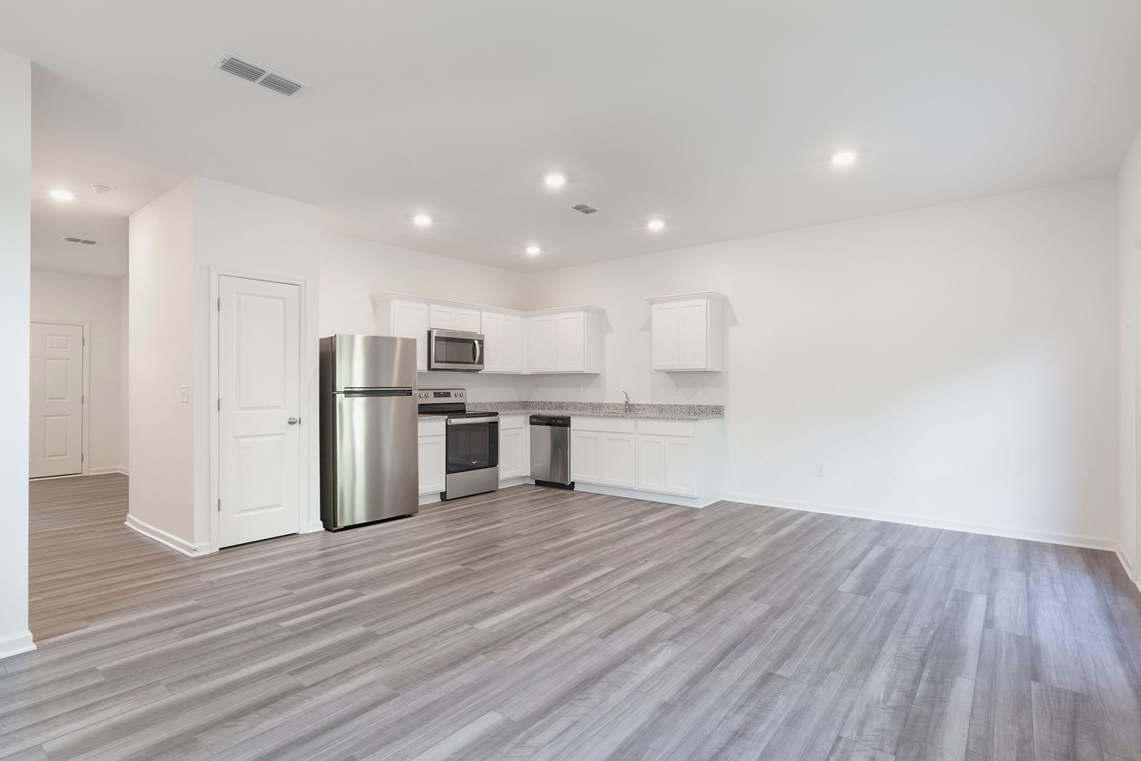 Newly Constructed 3 2 5 Townhome W Private Patio And Garage – photo 5
