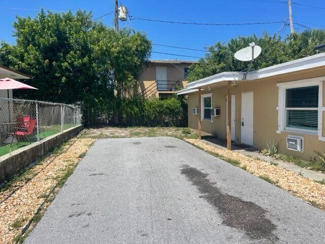 725 21st StreetUnit 2 – photo 4