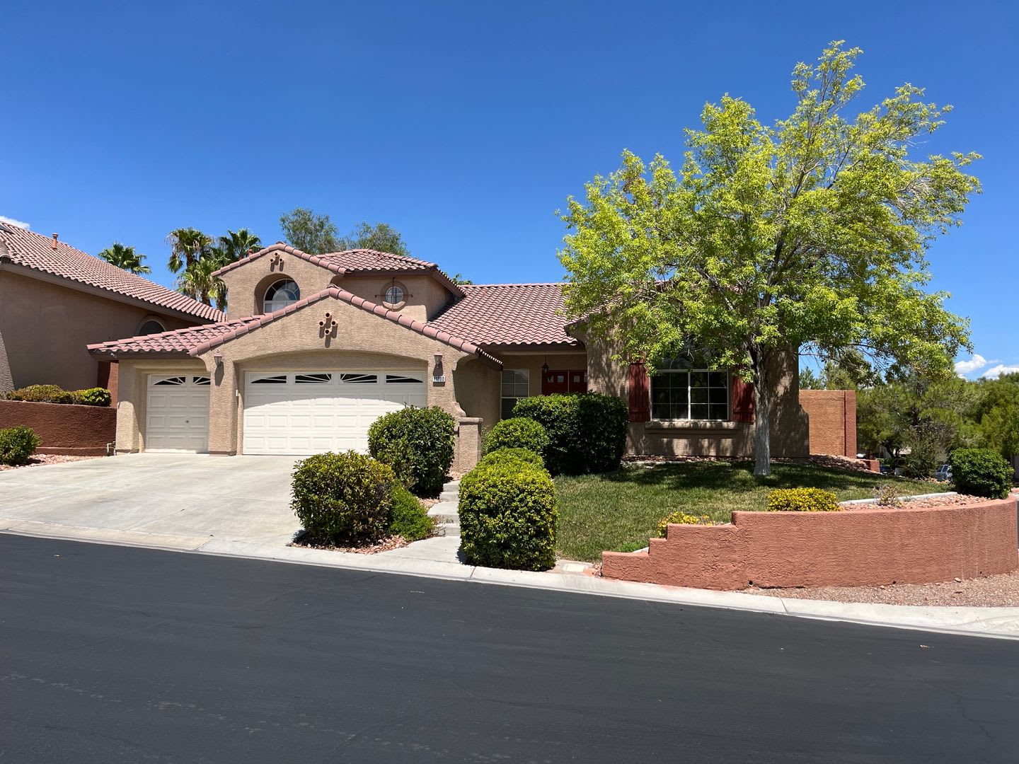SPECTACULAR SUMMERLIN HOME – photo 2
