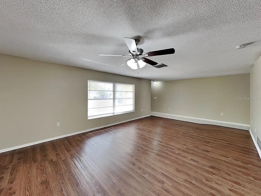 8900 PHYLISS Avenue – photo 4