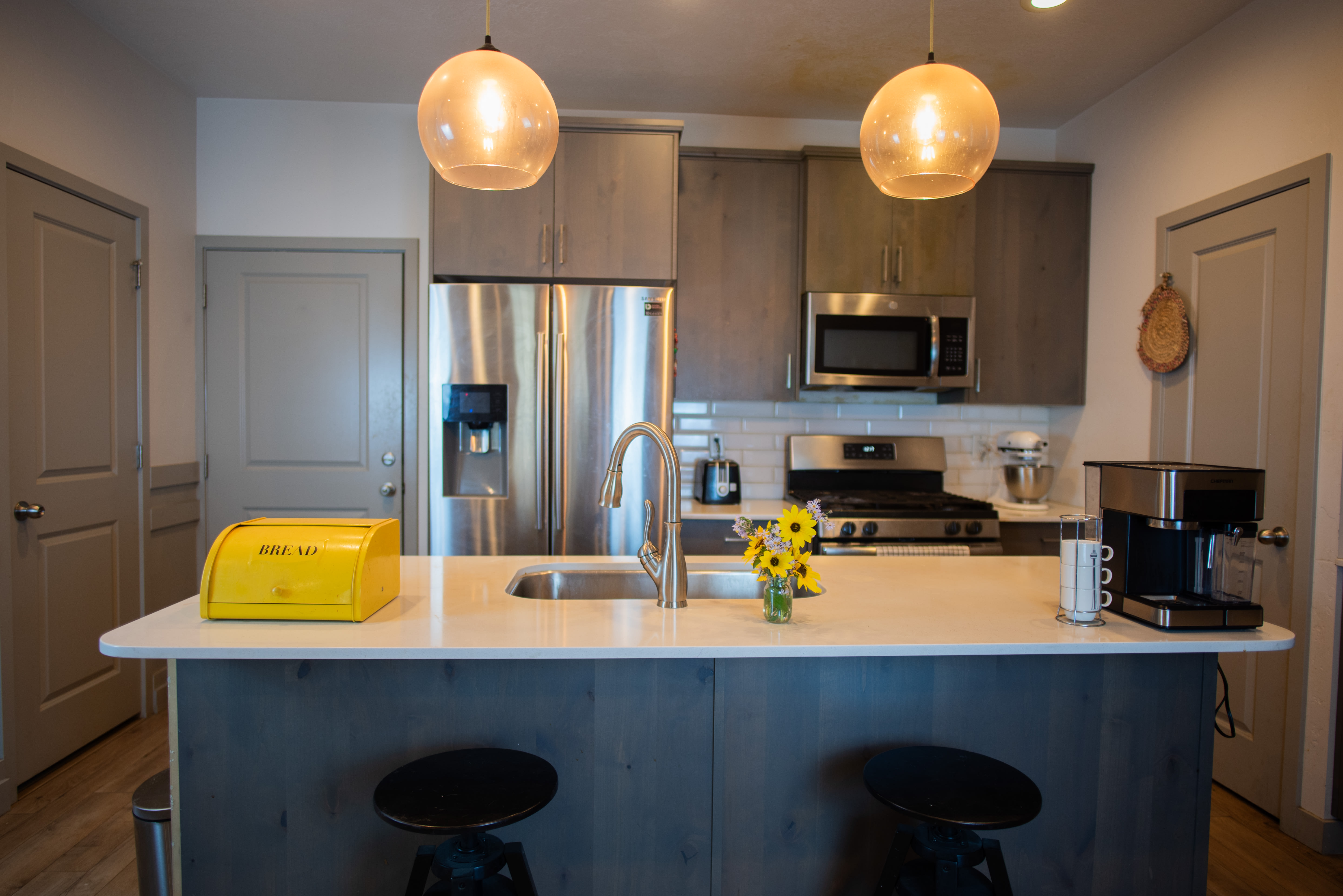 250 East Ellen Lane – photo 3
