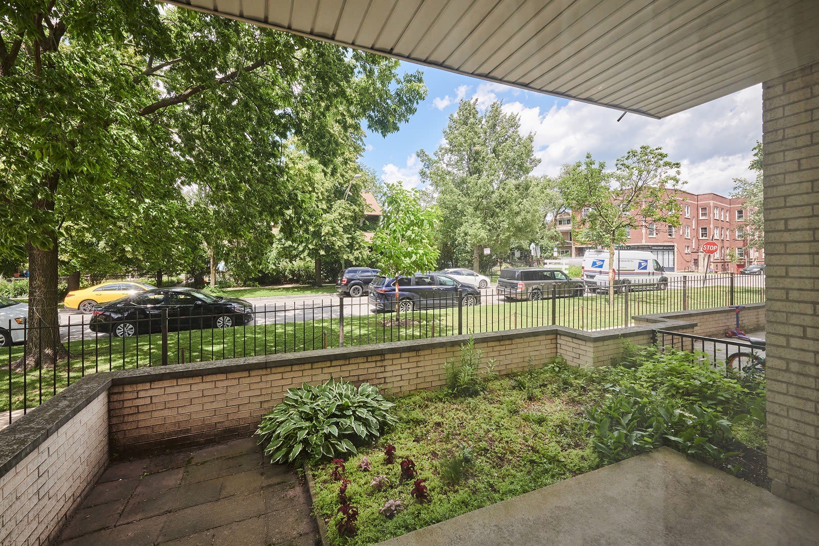 7074 N RIDGE Boulevard – photo 5