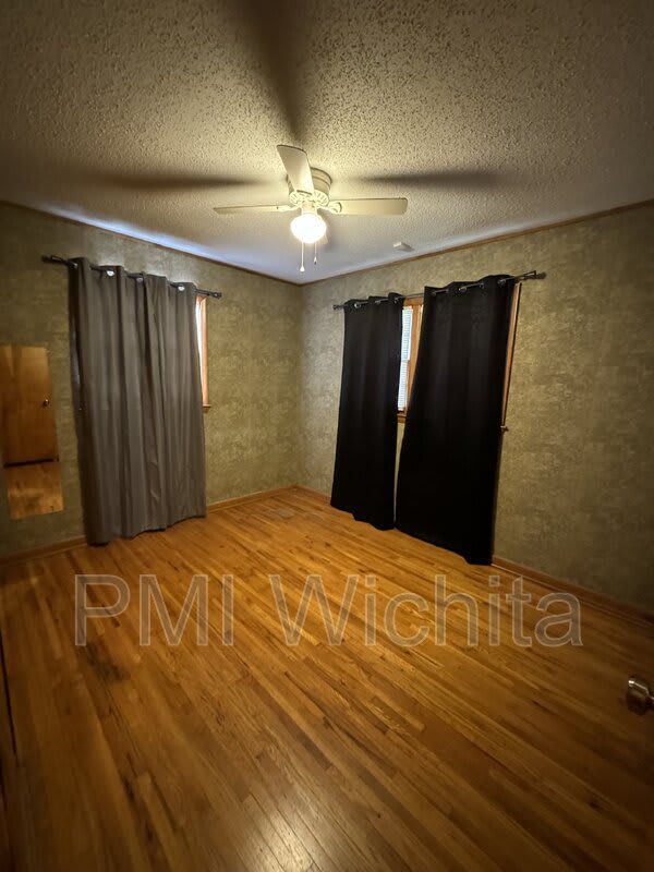 2322 W 29th St S – photo 3