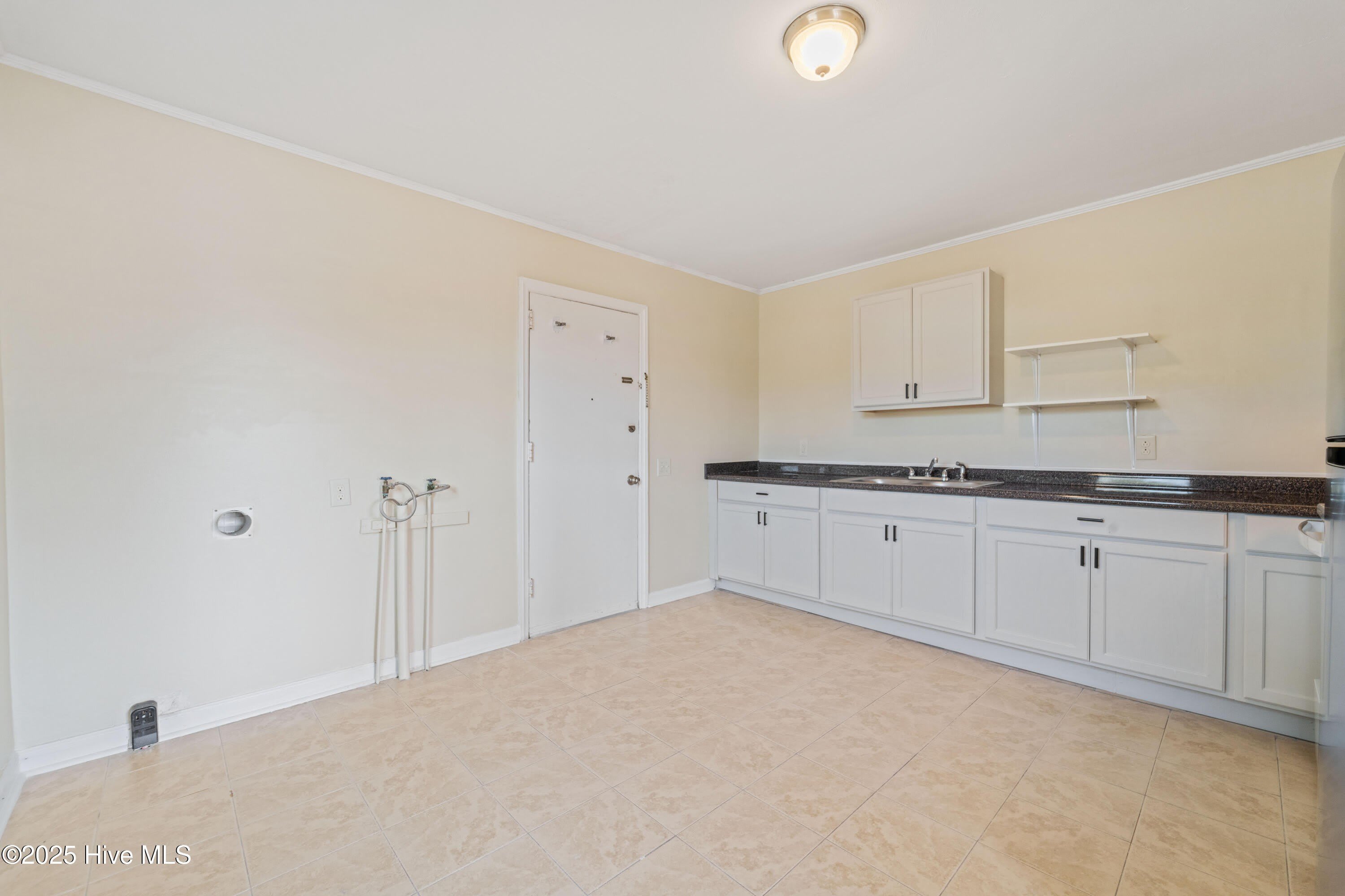 2272 Onslow Drive – photo 5