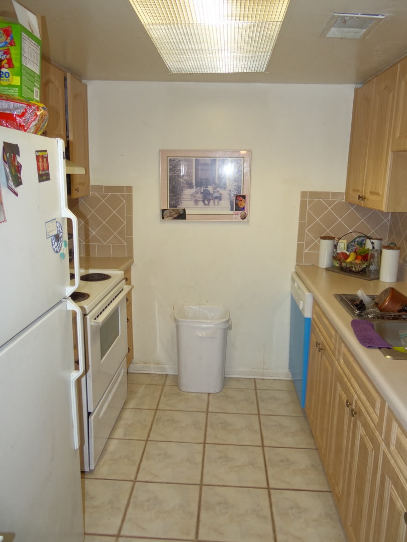 2/1 condo in central location – photo 5