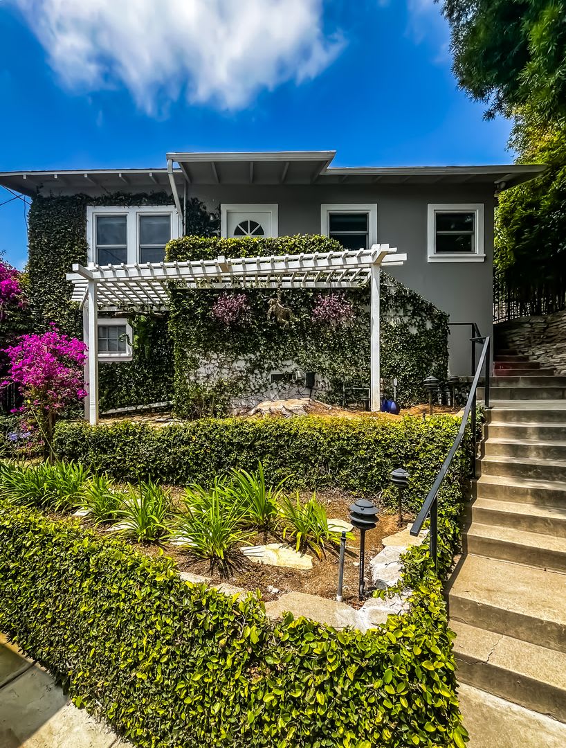 *OPEN HOUSE Sun 8/30 1pm-2pm* Unbelievable Stand-Alone 2-Bedroom House in Prime West Hollywood Hills – photo 1