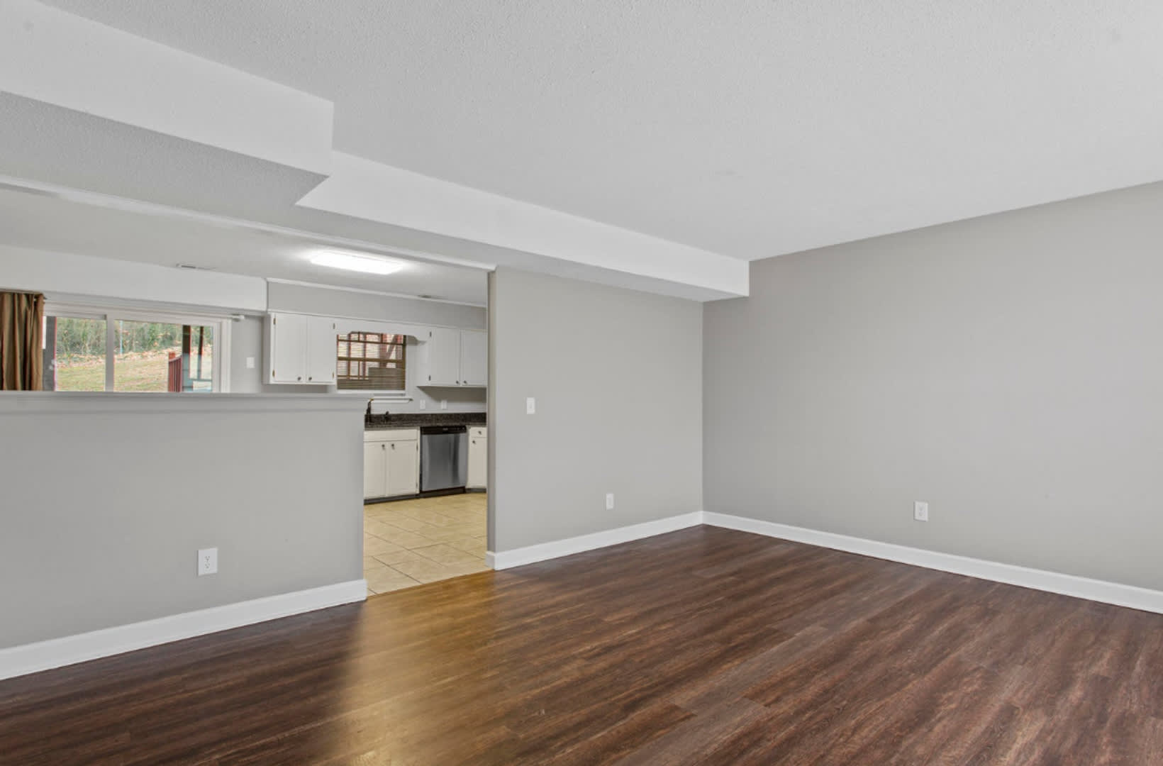 Pet Friendly Spacious 4 Bedroom Home in Desirable East Brainerd! – photo 2