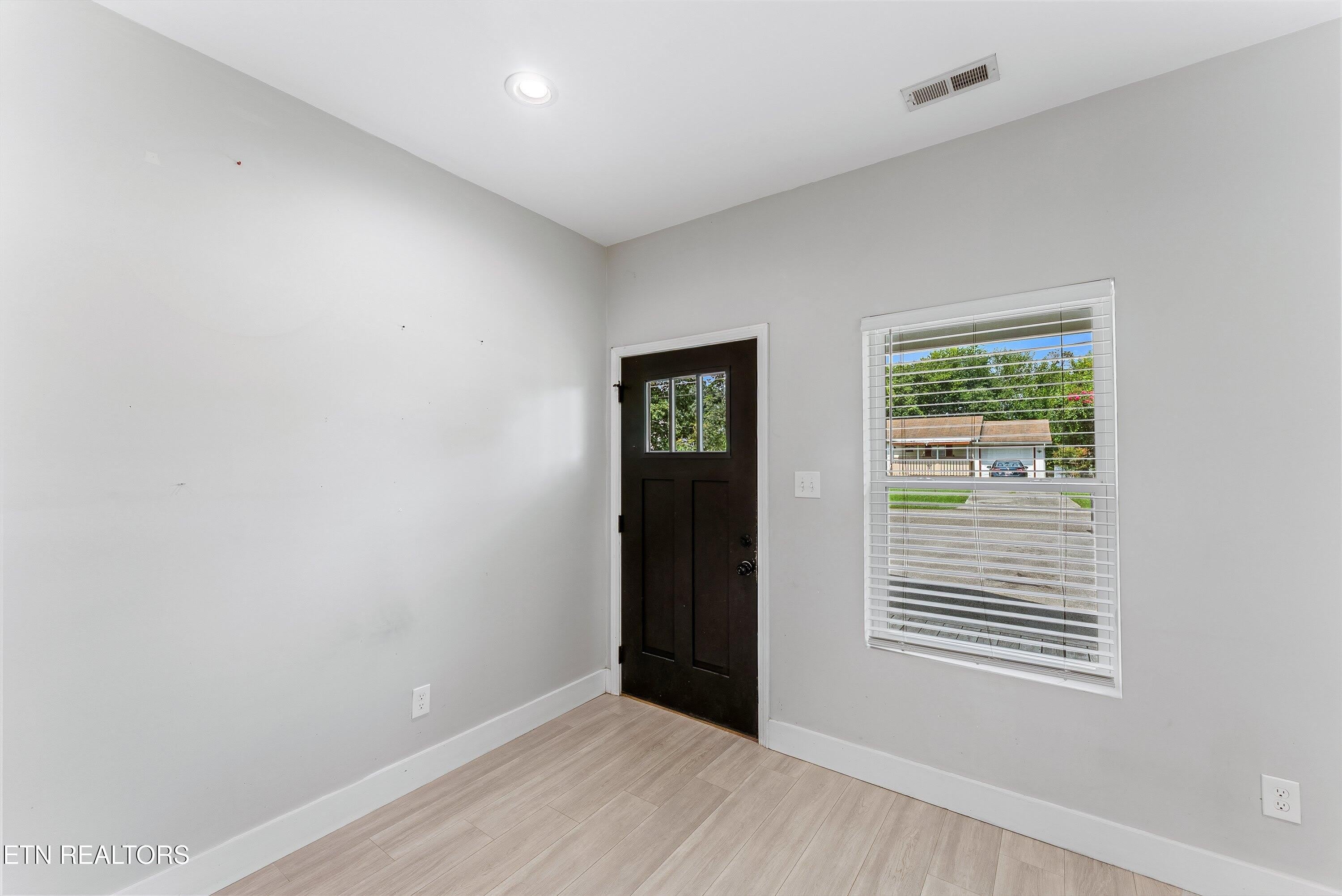 5004 Knoxwood Drive – photo 5
