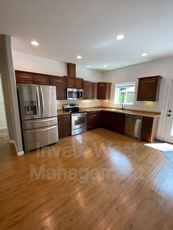 1801 NE 16th Way – photo 3