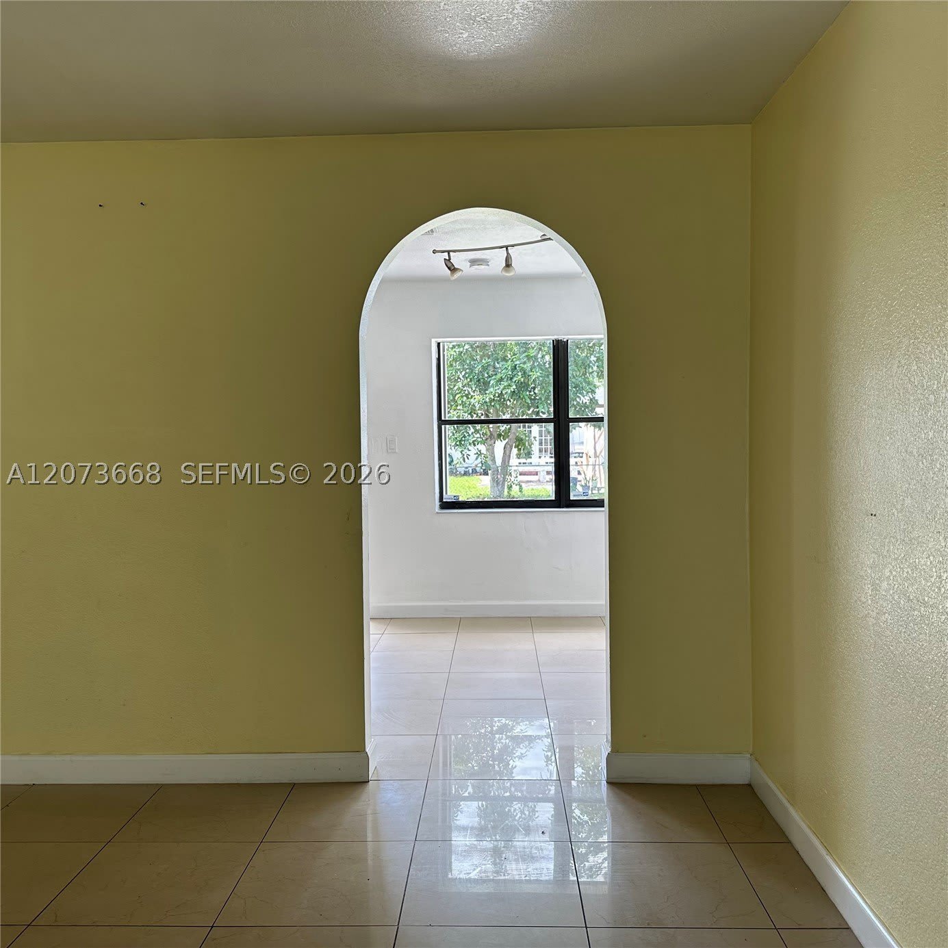 6432 Flagler St – photo 3
