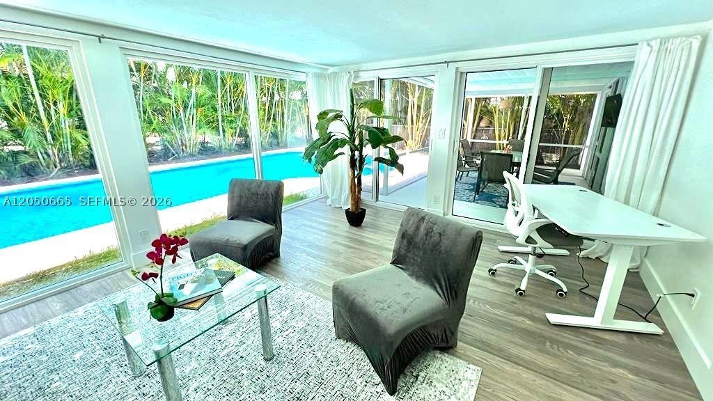 262 Bombay Ave – photo 5