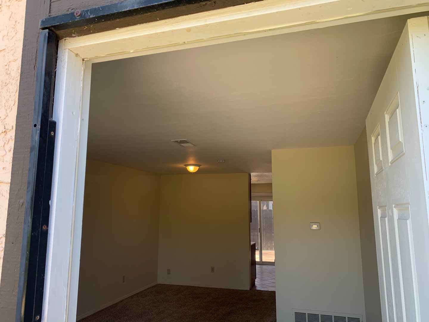 Cozy 2 Bed 1 Bath Home For Rent – photo 4