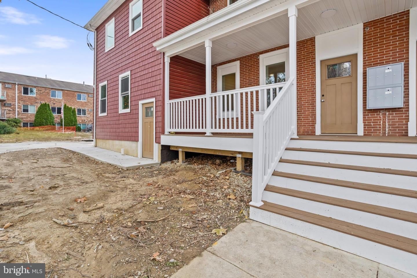 819 11TH AVE #C – photo 2