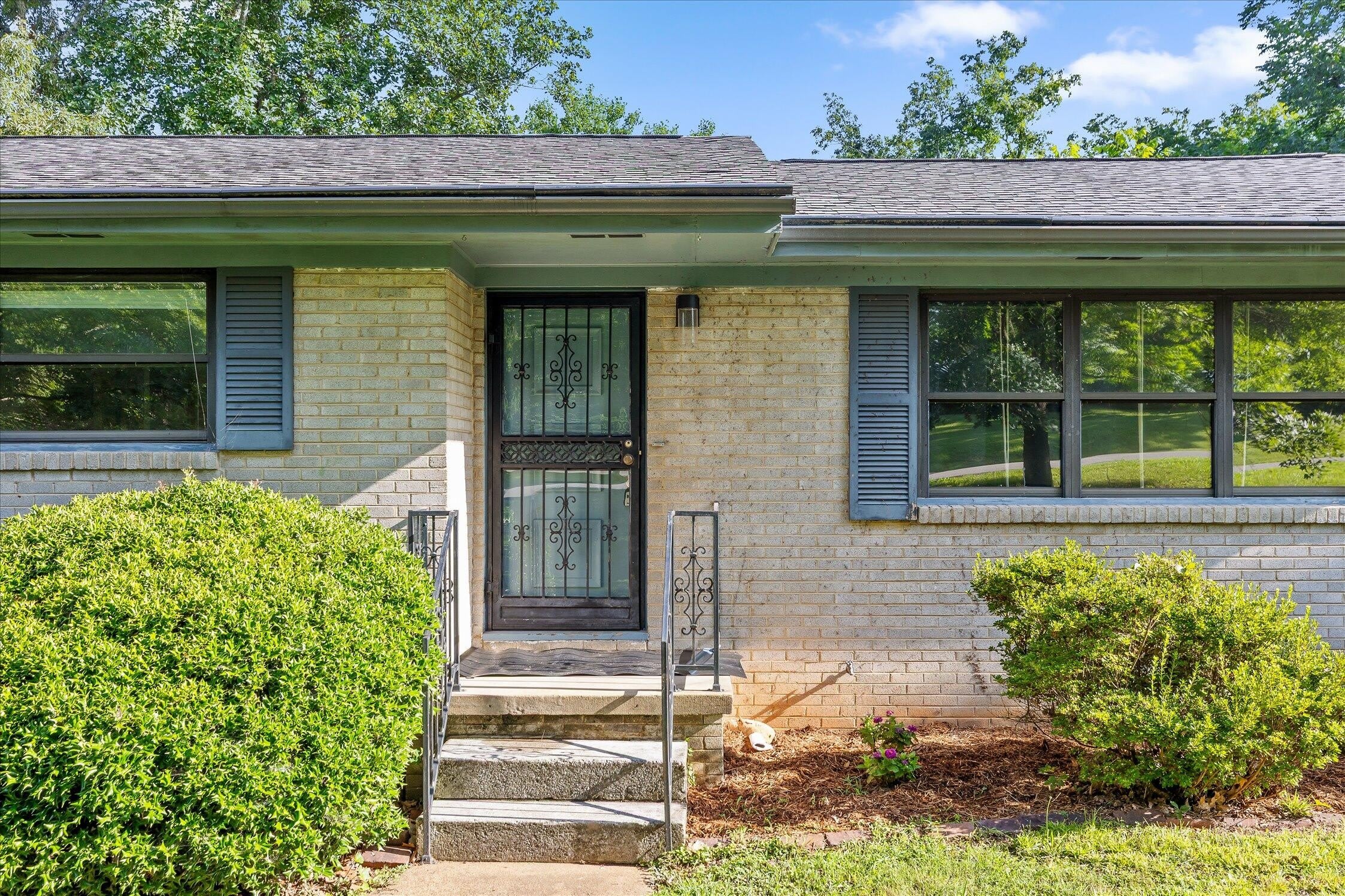 517 Randall Street – photo 2