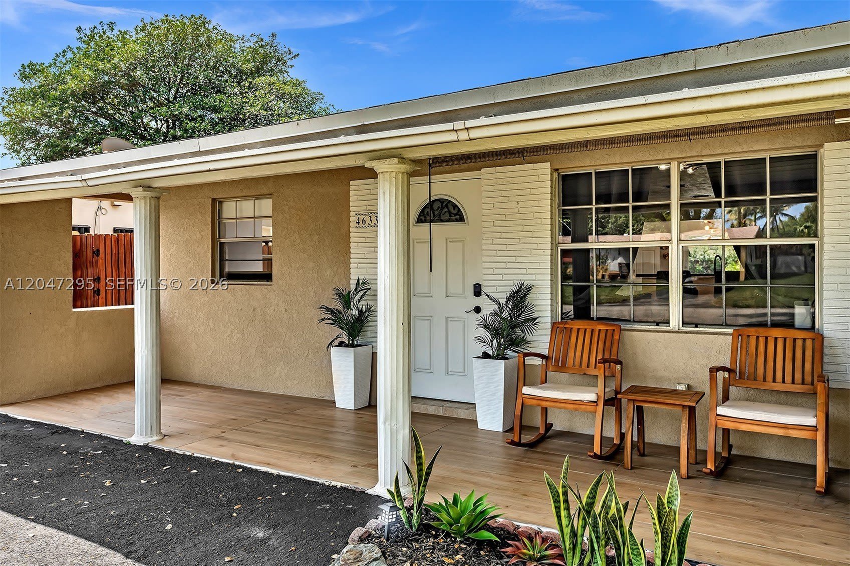 4633 SW 28th Ave – photo 3