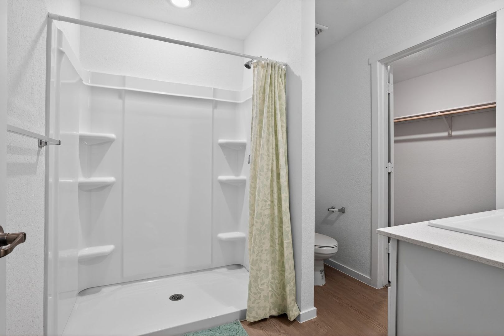 4 Week Free Move-In Special! Private Master Suite for Rent – 5 Minutes from Texas A&M–San Antonio! – photo 3