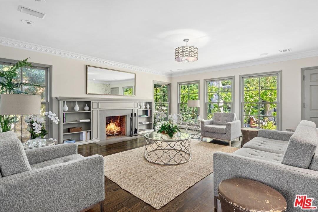 449 Westbourne Dr – photo 2