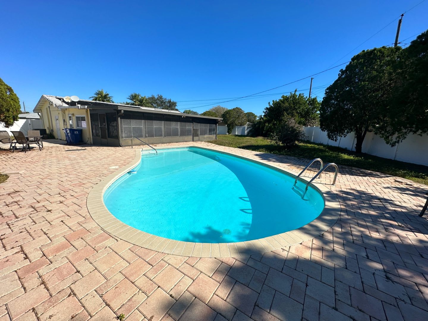 Limited Time Offer 500 Off Your First Month Large Pool Home W Huge Yard New Kitchen Easy Access To St Pete – photo 2
