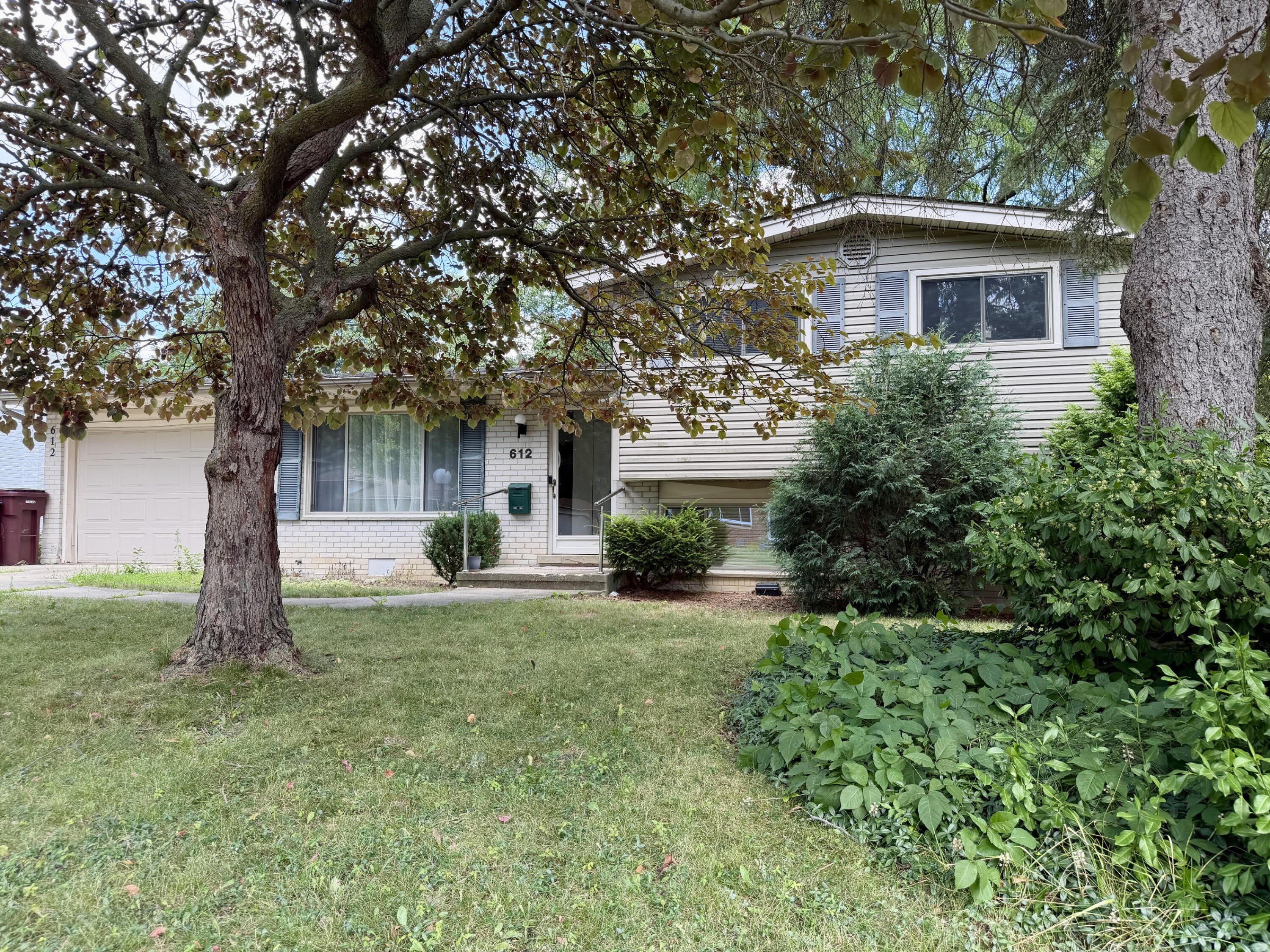 612 Leona Drive – photo 2