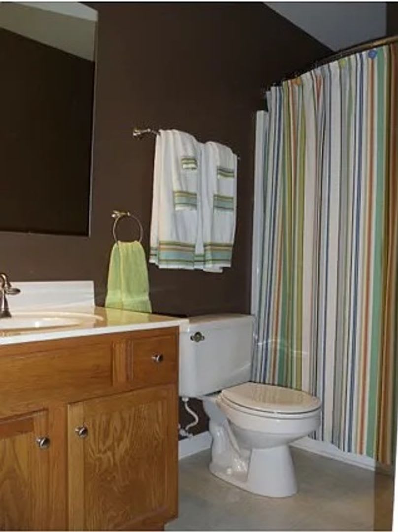 Room in 3 Bedroom Home at McGoogan Ln – photo 1