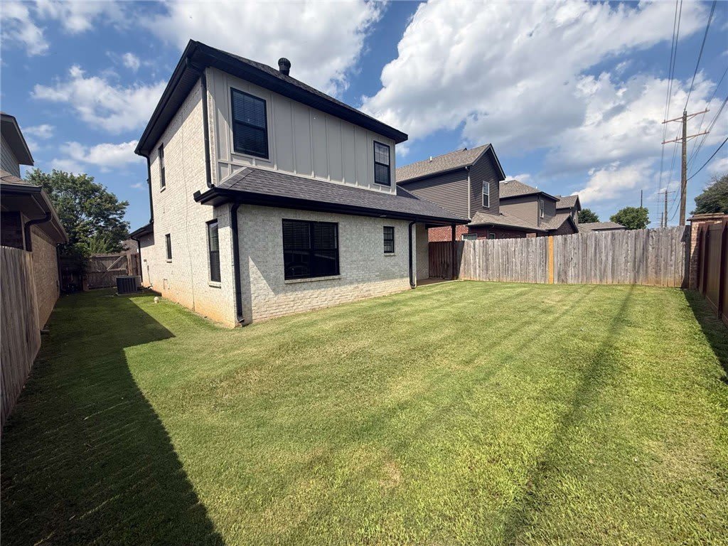 3203 SW Hillstone Avenue – photo 3