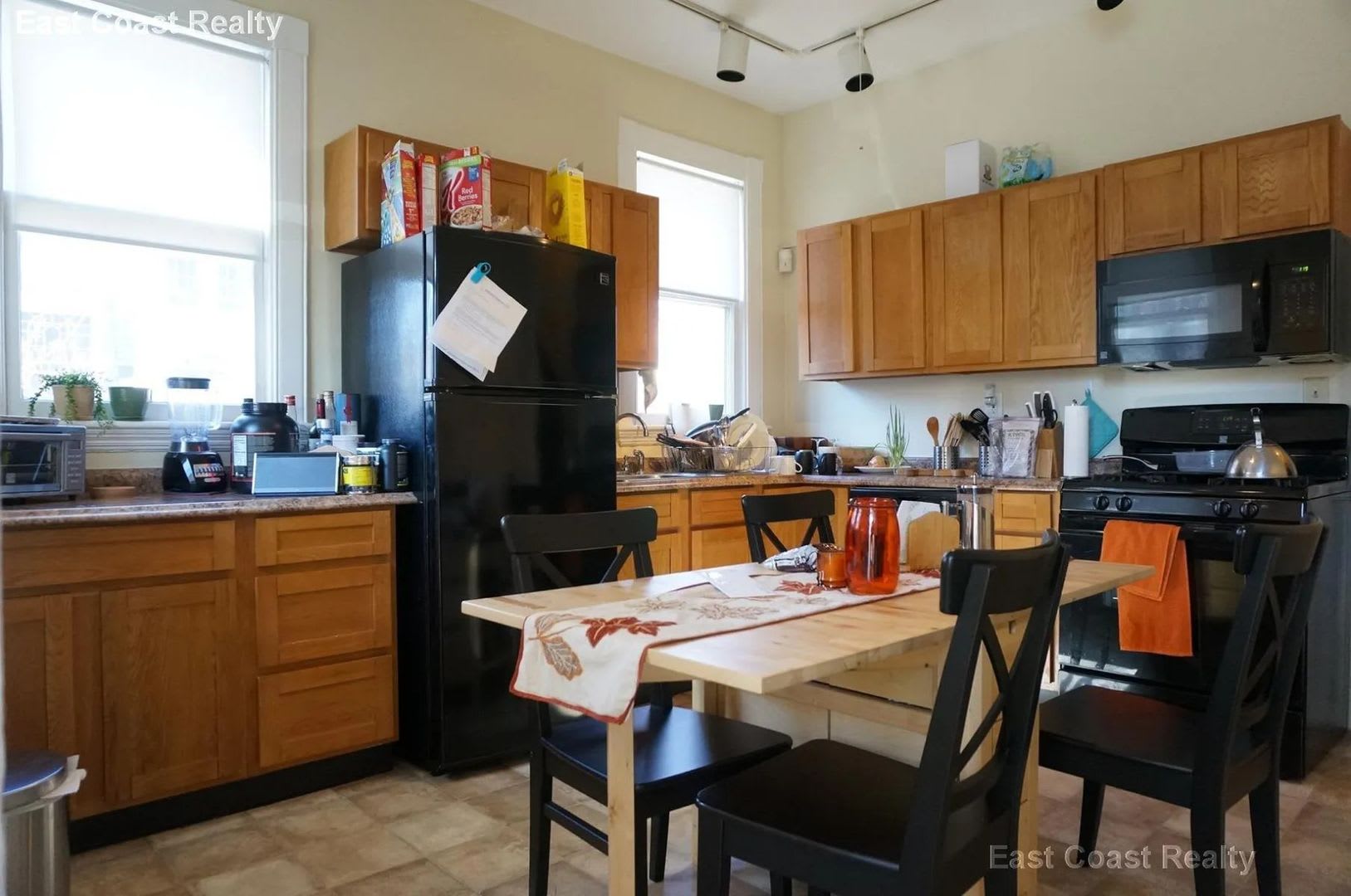 3 Bed 2 Bath Duplex – photo 1