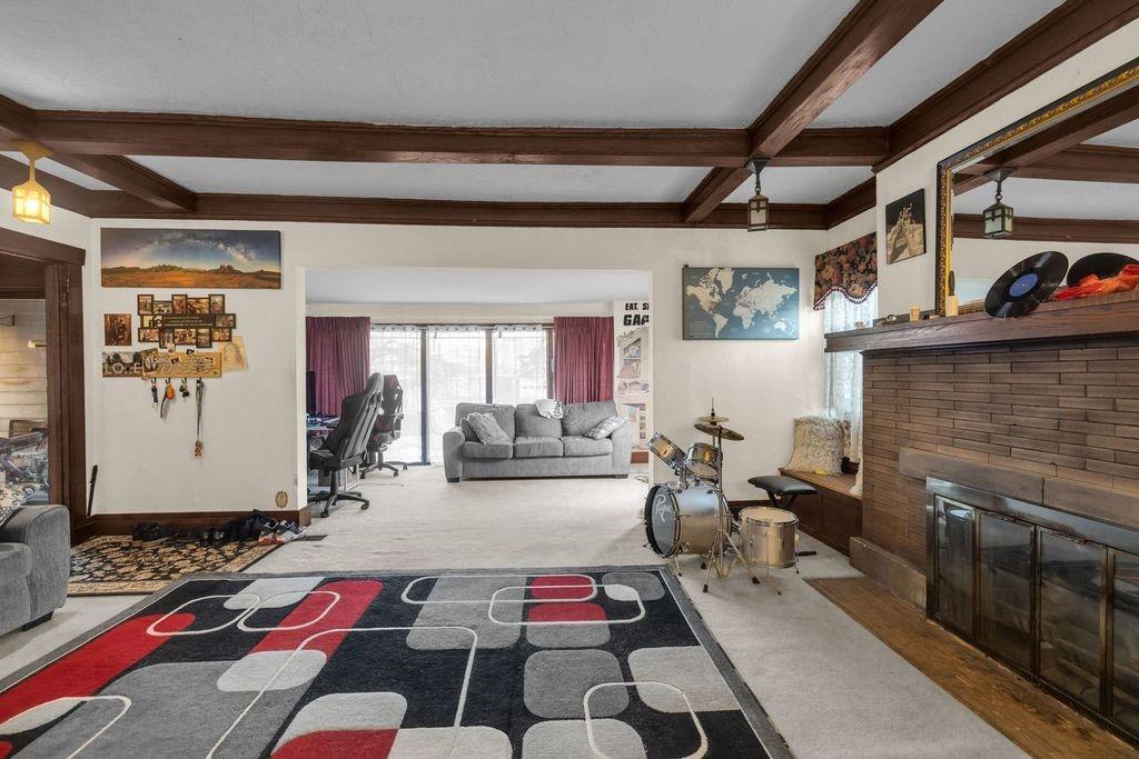 223 South Edward Street – photo 4
