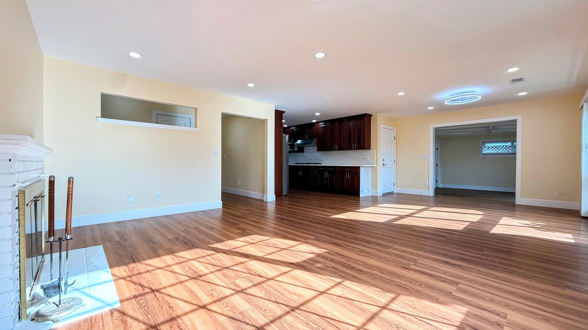 3Bd 3Ba Beautifully Remodeled Glenmoor Home With Sparkling Pool And 2 Car Garage – photo 5