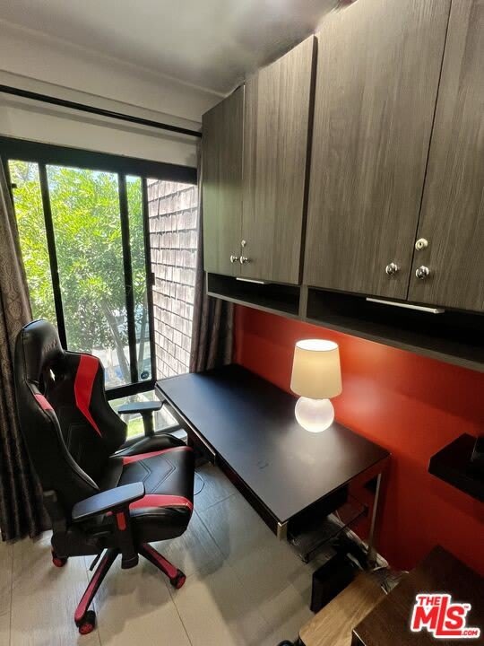 950 N Kings Rd – photo 3