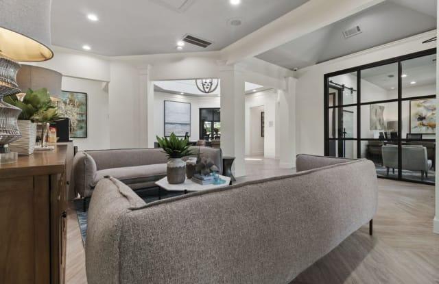 14555 Blanco Rd, #114 – photo 4