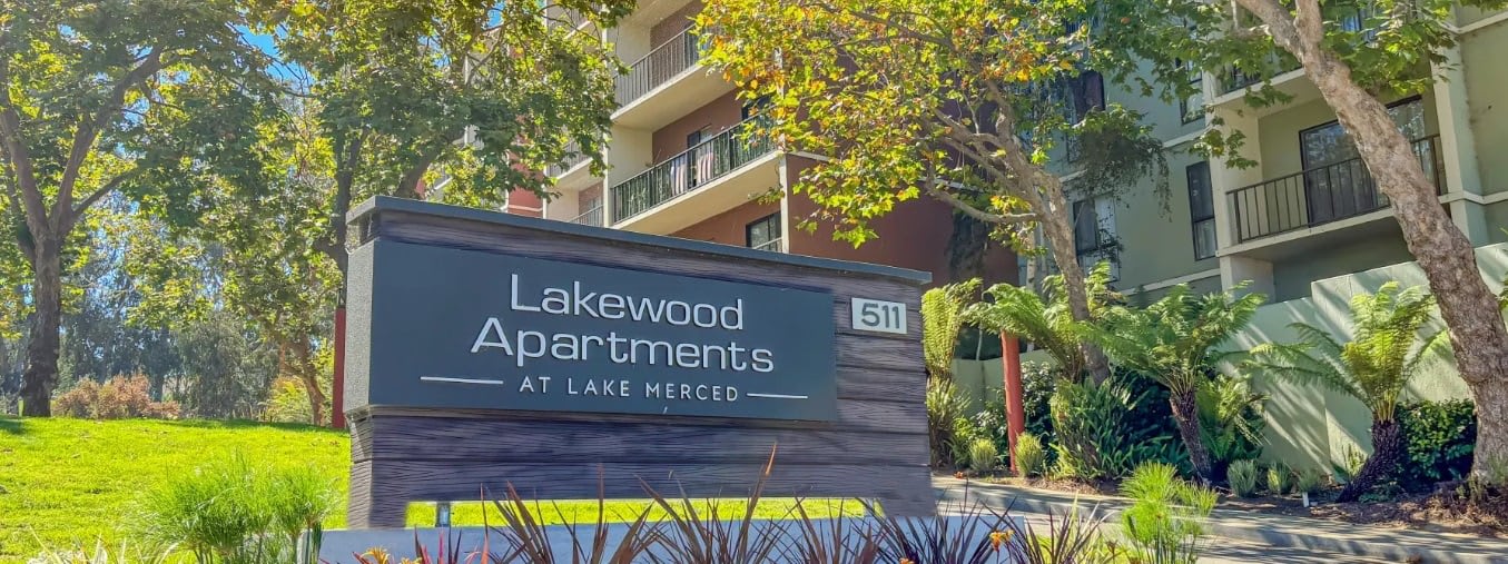 Lakewood Apartments at Lake Merced – photo 2