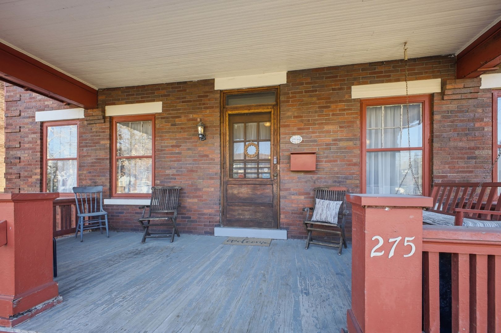 6+BR House on E. Lane – Central Campus – Newly Renovated + Free Parking – Flexible Move-In – photo 2