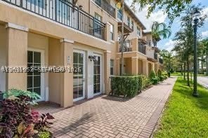 845 SW 147th Ave – photo 3