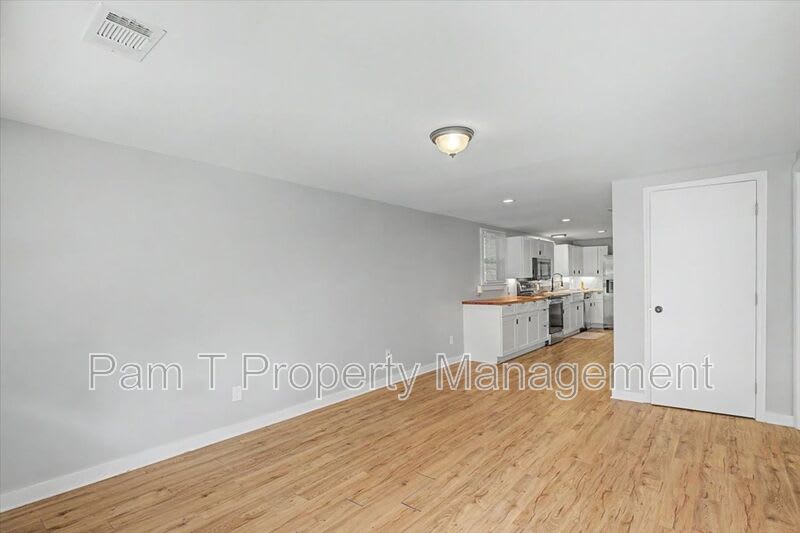 1320 E 58Th St – photo 3