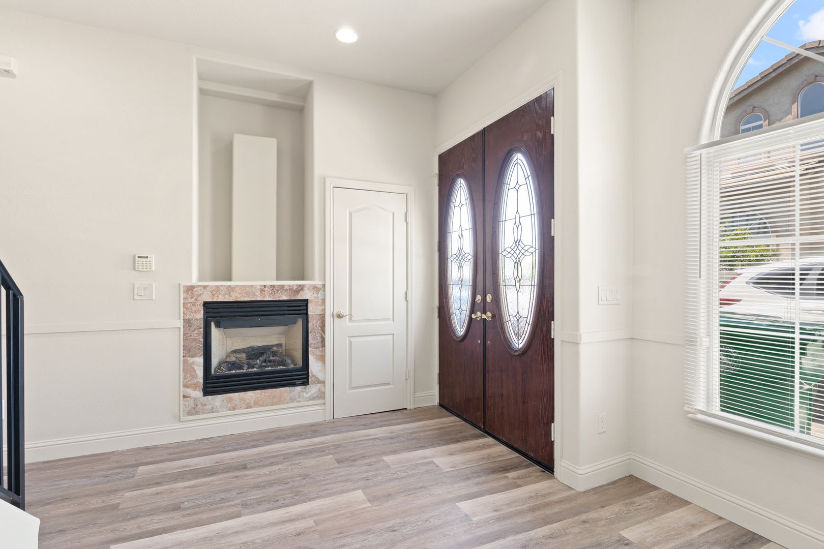 Grand 4-Bedroom San Leandro Home w/ Custom Upgrades – photo 5