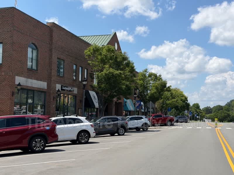 523 East Broad Street – photo 3
