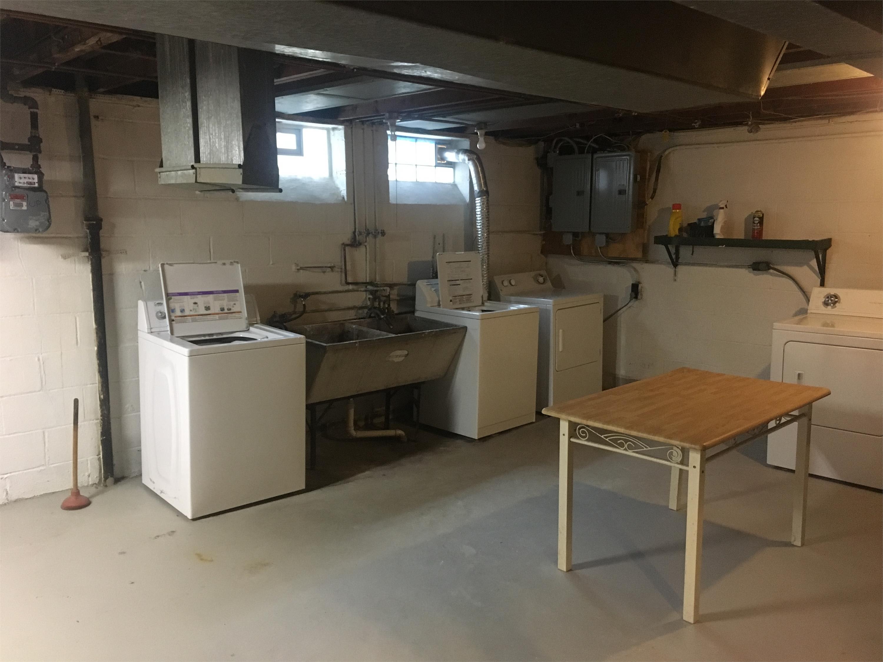 2381 warrensville center rd. – photo 4