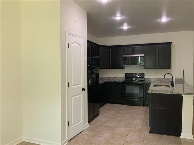11112 REGENCY Avenue – photo 3